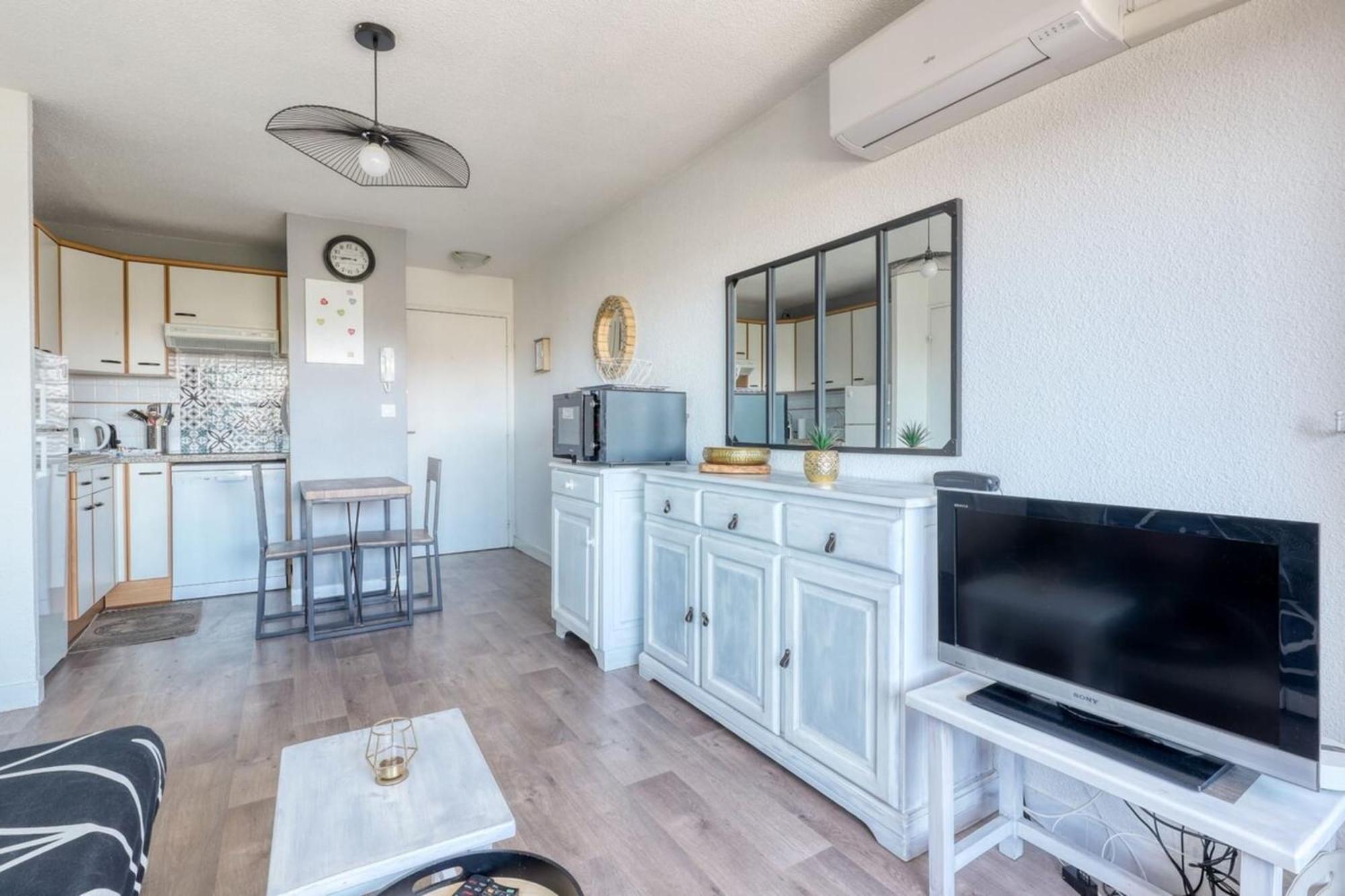 T2 600 M From The Beach! Air-Conditioned เลอลาวองดูว์ ภายนอก รูปภาพ